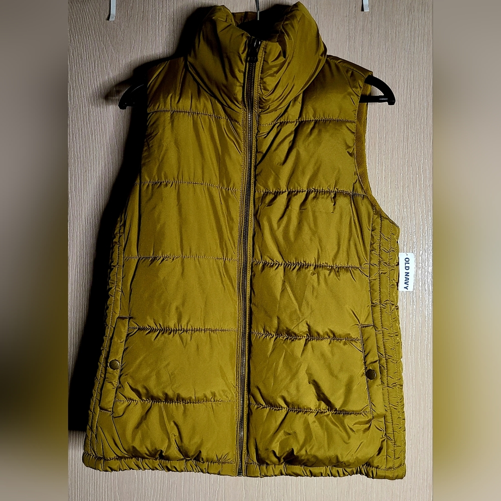 OLD NAVY PUFFER VEST